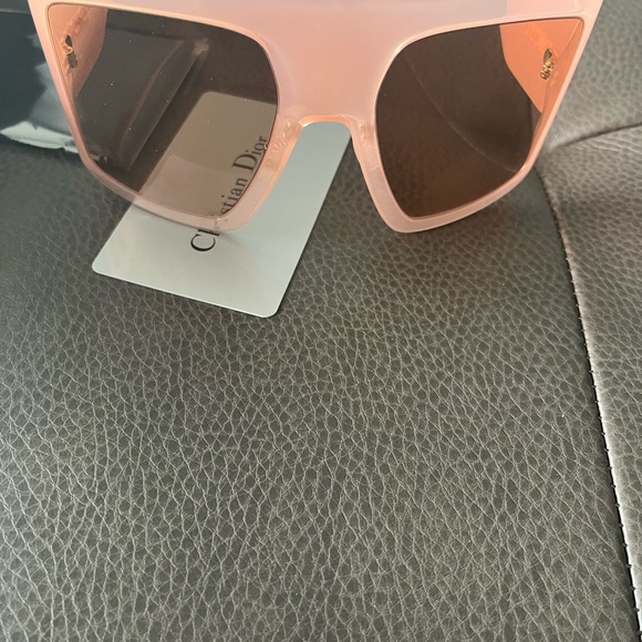 Authentic Dior So light sunglasses 💗 - Picture 2 of 7
